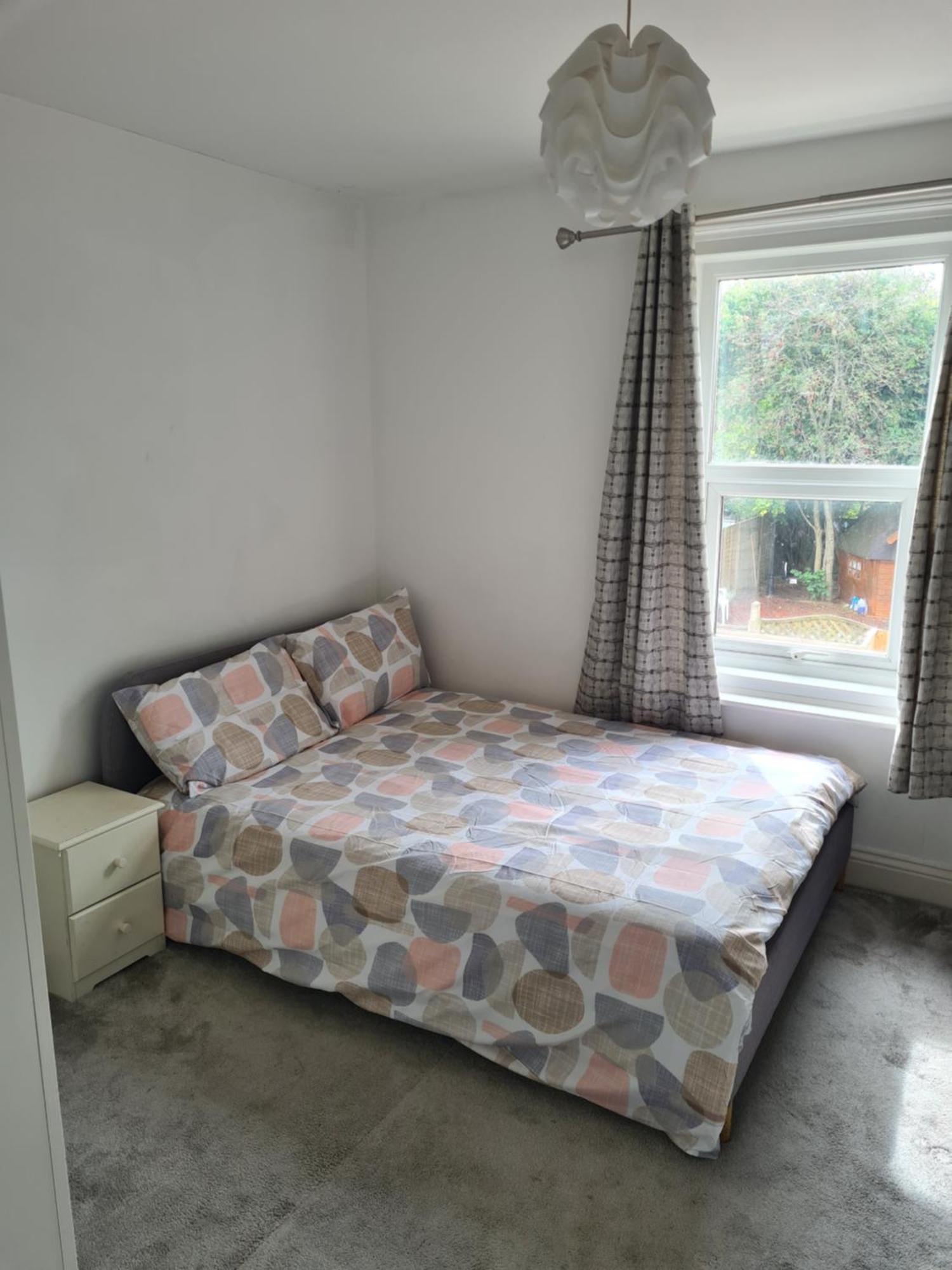 A Private & Beautiful Bedroom With Shared Bathroom In The Heart Of Борнмут Экстерьер фото